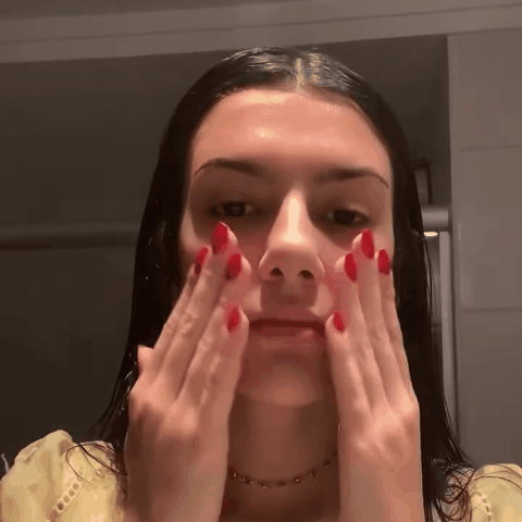 vibeauryn_1787673108_3971611105237999820_25300332184.gif